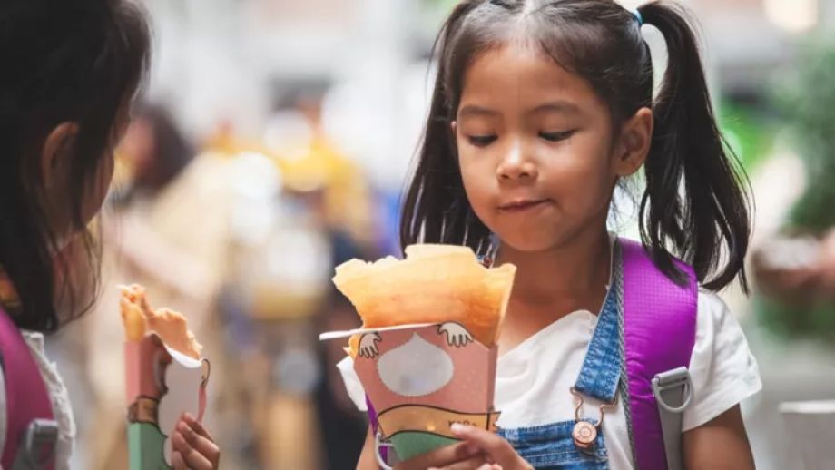 Hati-hati Jajanan Tidak Sehat di Sekitar Sekolah