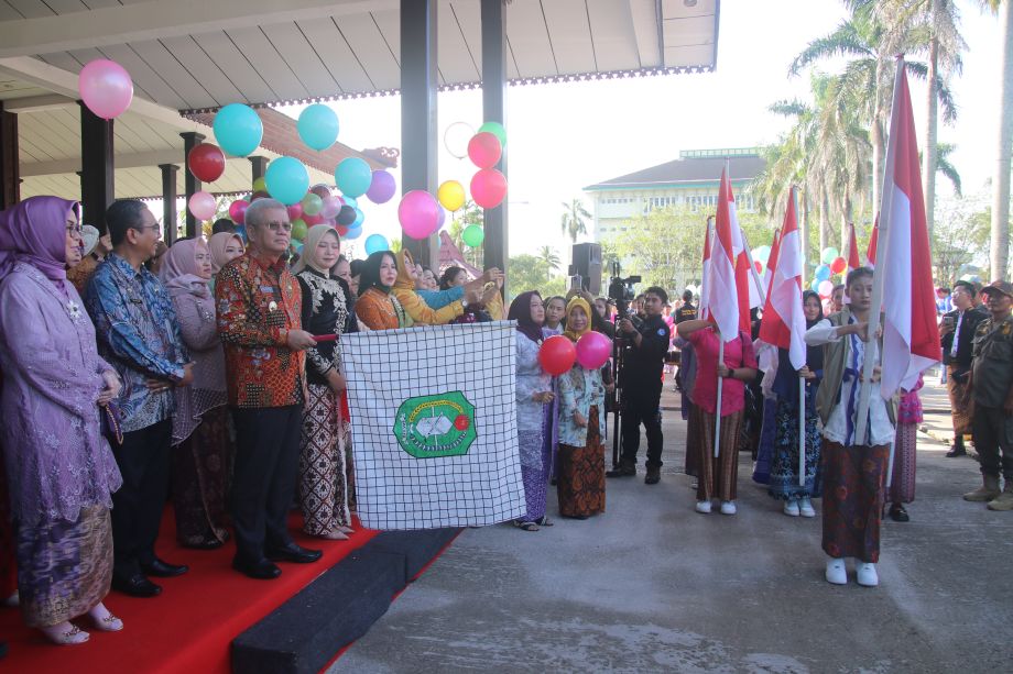 Kemeriahan Peringatan Hari Kartini Di Pendopo Gubernur Kalbar